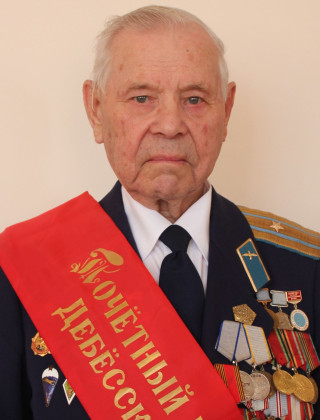 Опарин Зиновий Яковлевич Опарин Зиновий Яковлевич.